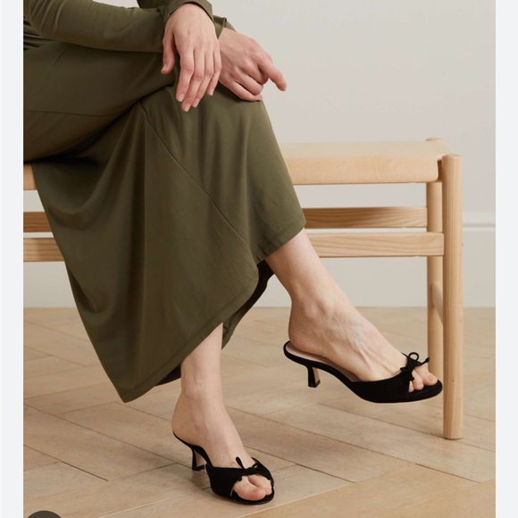 Porte & Paire Suede Bow-detailed Leather Mules 38